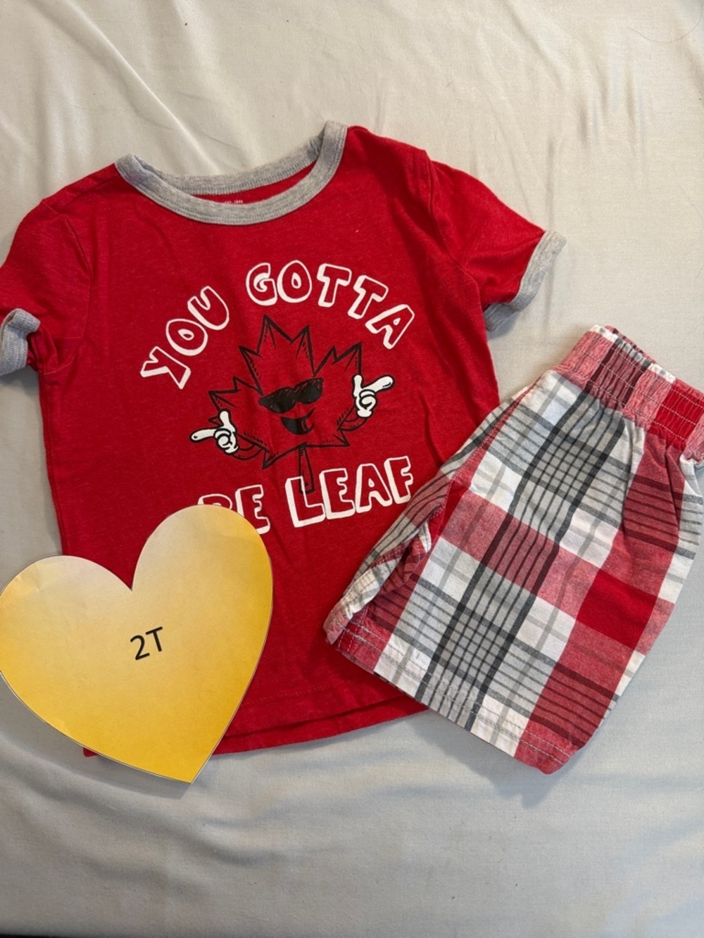 Canada T-Shirt and matching shorts. Size 2T